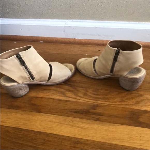 P. Monjo Selina Beige Sandals. Made in Spain. Size 38 - Picture 2 of 9